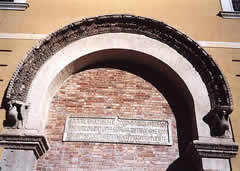 Portale di Federico II, vestigia dell'antico Palatium Federiciano – Foggia
