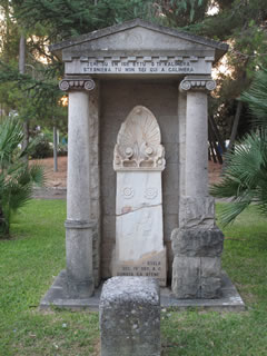 Calimera – Stele greca del IV sec. a.C. dono della città di Atene – Lecce IT