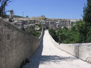 Viadotto che collega i due versanti della gravina