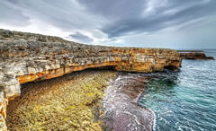 Grotta della Cappella di Cristo – Polignano, Bari Grotta della Cappella di Cristo – Polignano, Bari