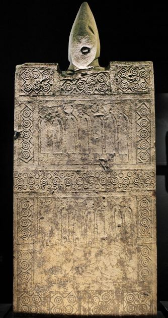 Stele Dauna – Museo archeologico di Manfredonia, IT Stele Dauna – Museo archeologico di Manfredonia, IT