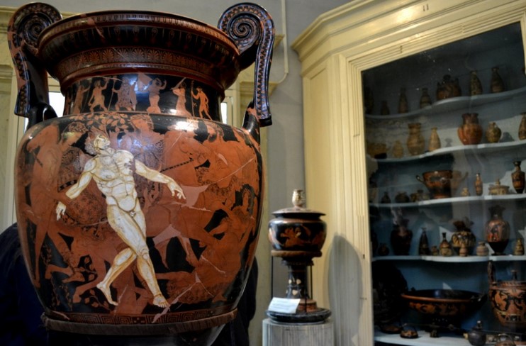 Vaso di Talos esposto nella sala del Museo Jatta a Ruvo di Puglia, Bari IT Vaso di Talos esposto nella sala del Museo Jatta a Ruvo di Puglia, Bari IT